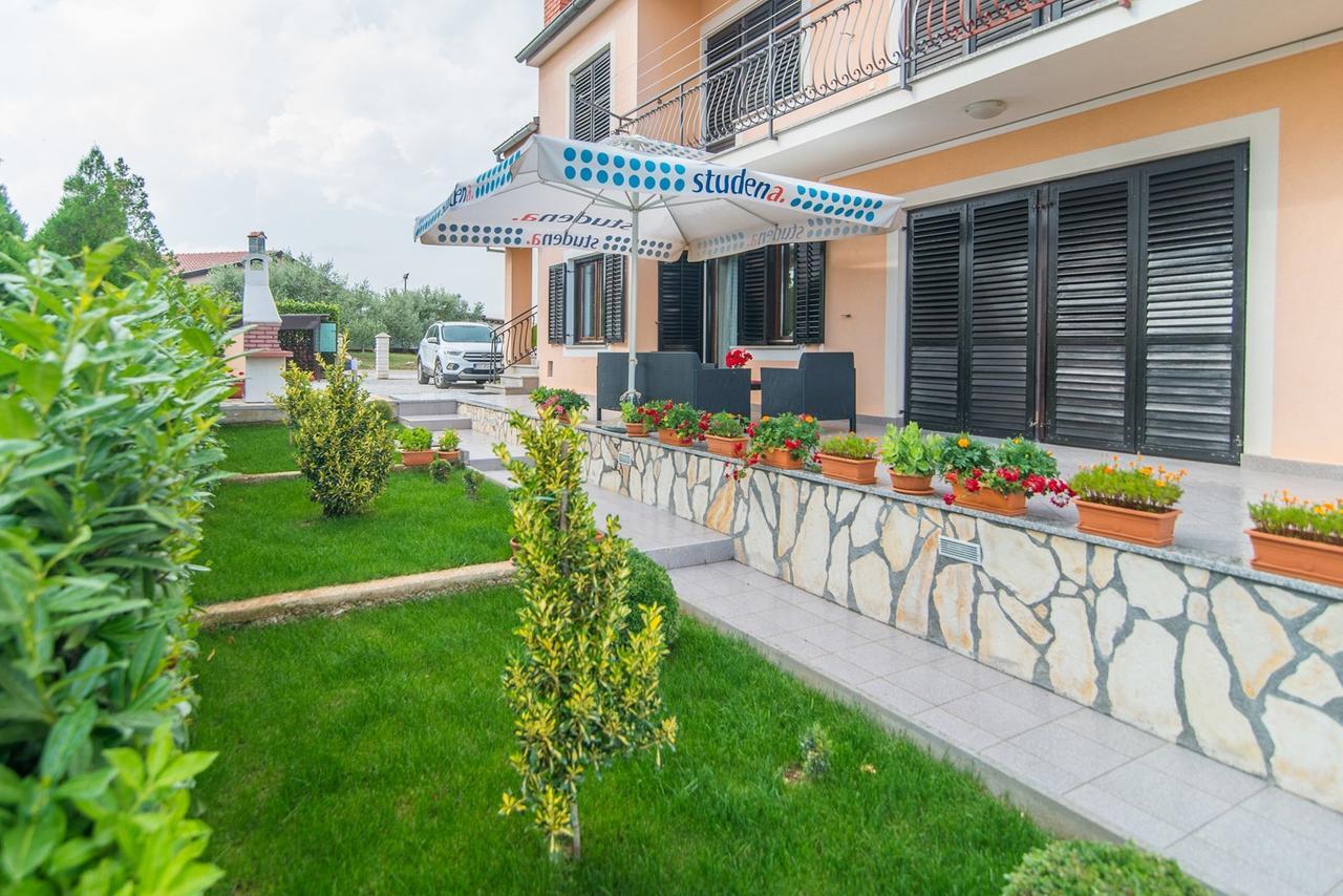 Apartment Stela Πόρετς Εξωτερικό φωτογραφία