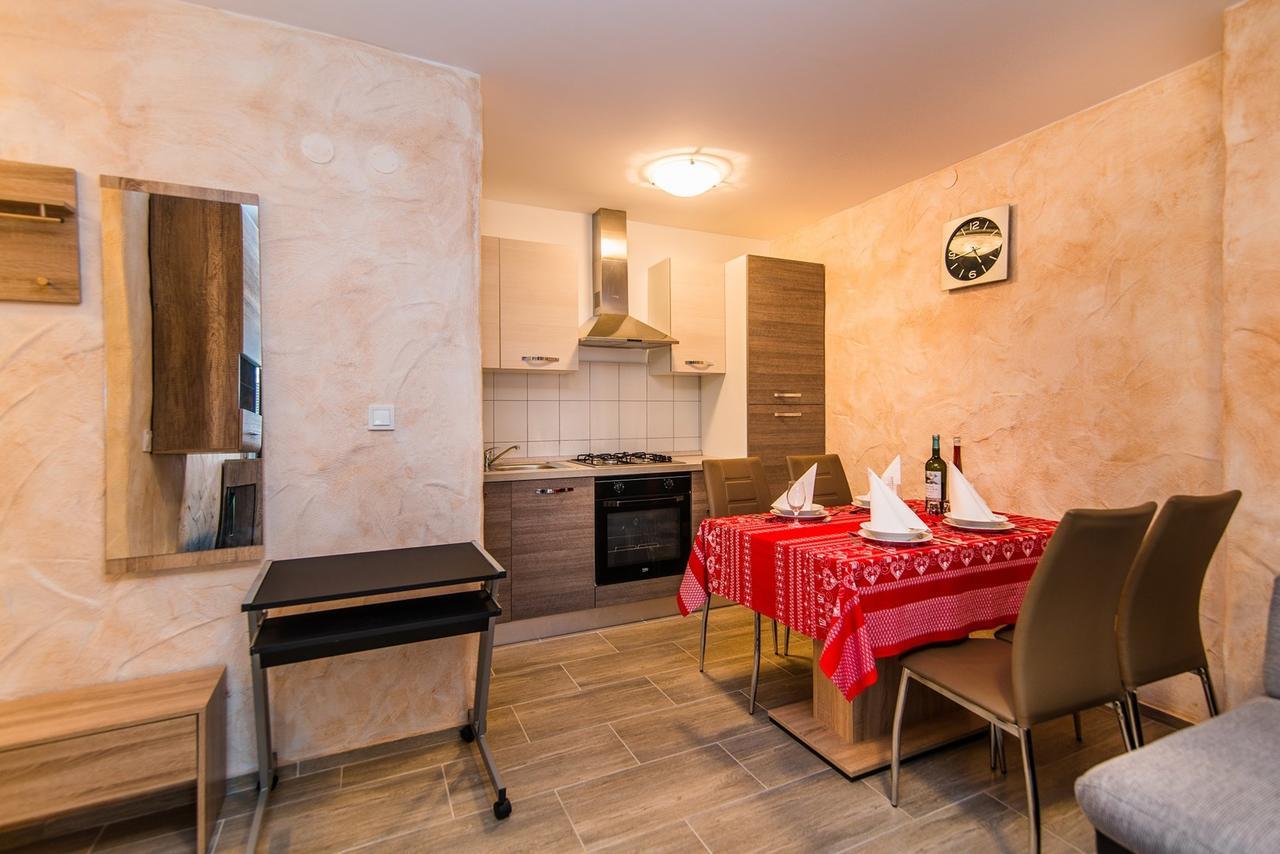 Apartment Stela Πόρετς Εξωτερικό φωτογραφία