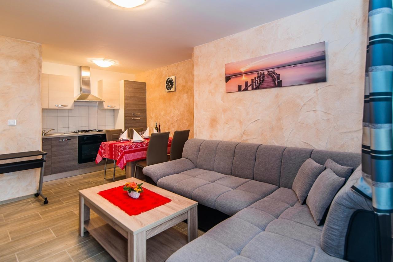 Apartment Stela Πόρετς Εξωτερικό φωτογραφία