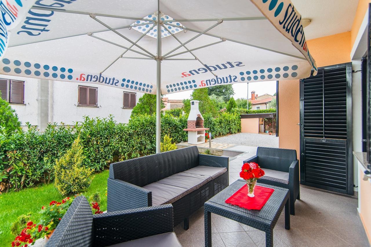 Apartment Stela Πόρετς Εξωτερικό φωτογραφία