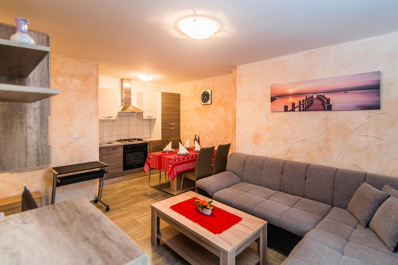 Apartment Stela Πόρετς Εξωτερικό φωτογραφία