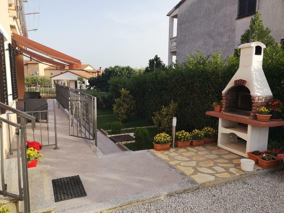 Apartment Stela Πόρετς Εξωτερικό φωτογραφία